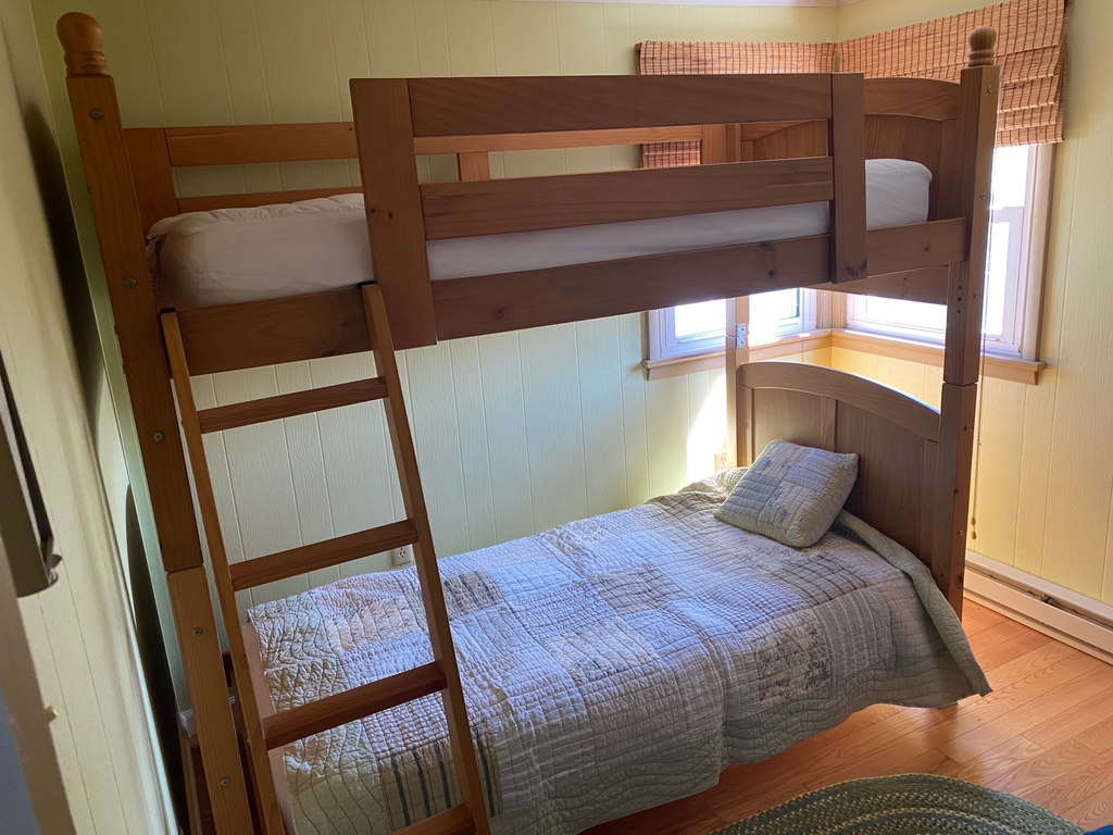 Bunk bed in second bedroom