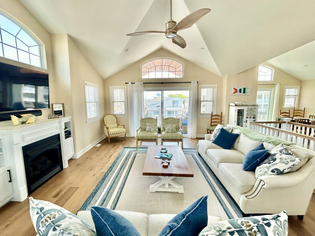 3rd floor main living space 
