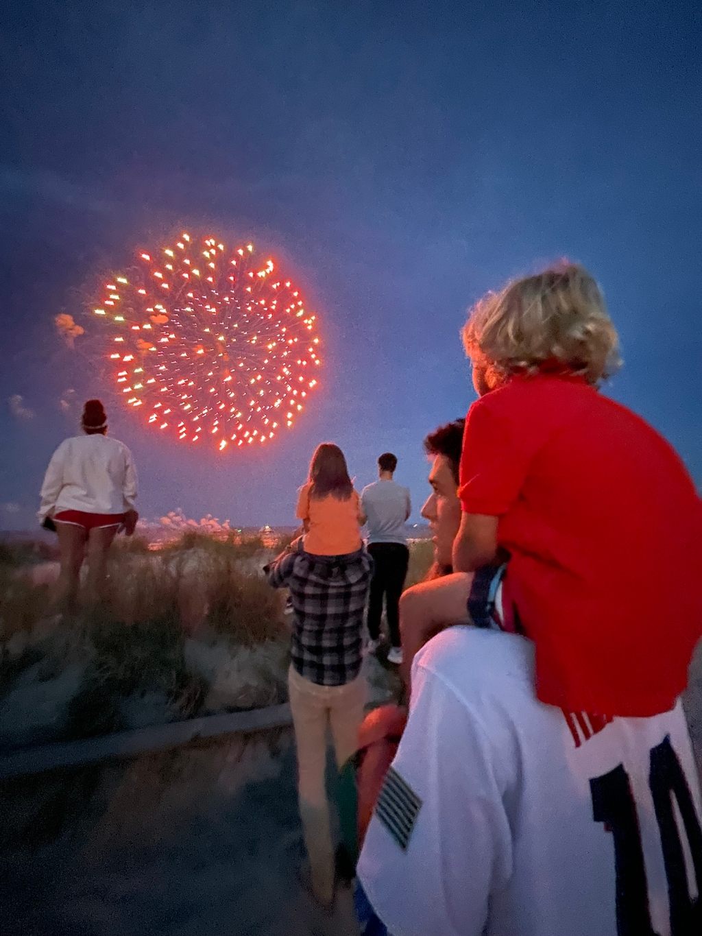We are 2 short blocks to the promenade and have an incredible view of the July 4th fireworks!
