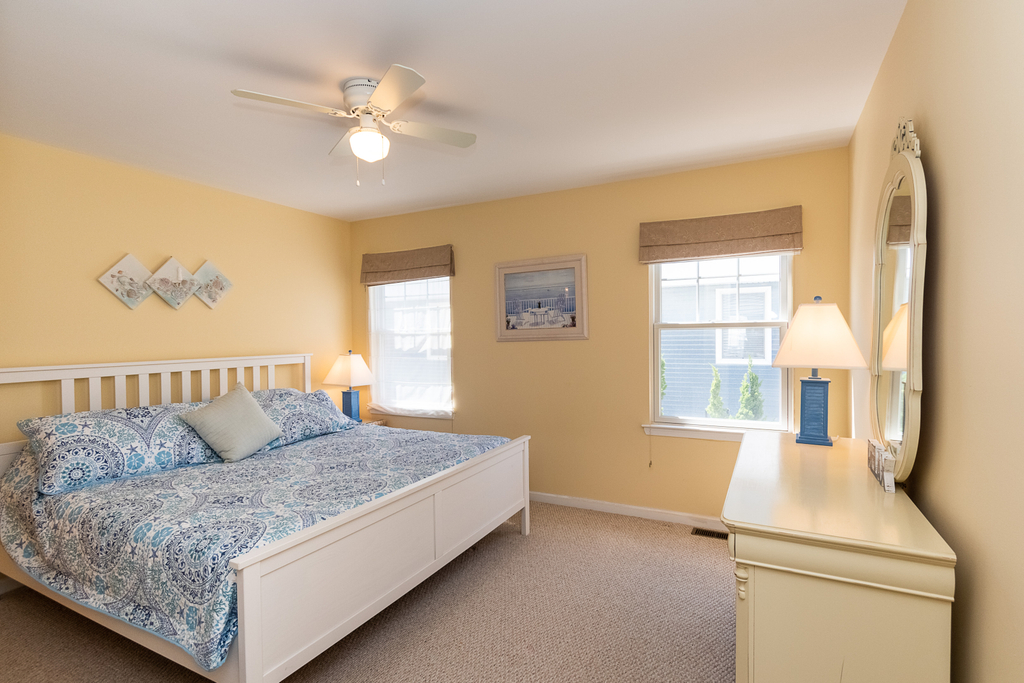 King Bed, main level