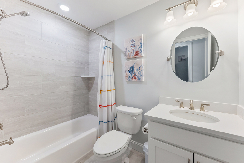 2nd Full Bathroom