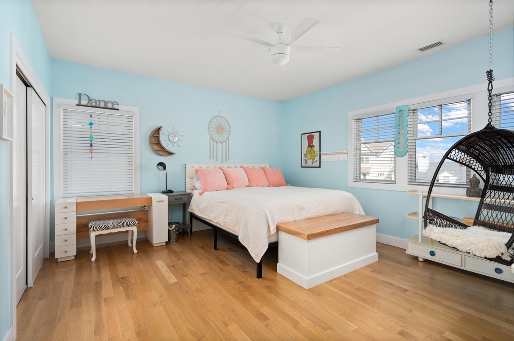 King bedroom 