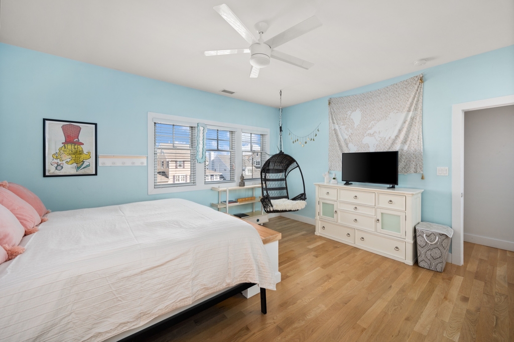 King bedroom 