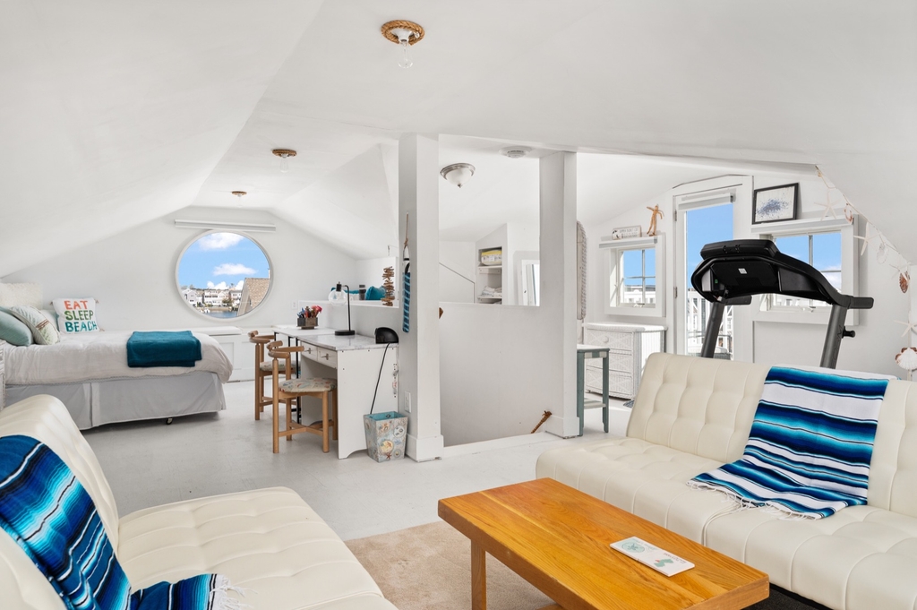 Top floor with futon twin beds