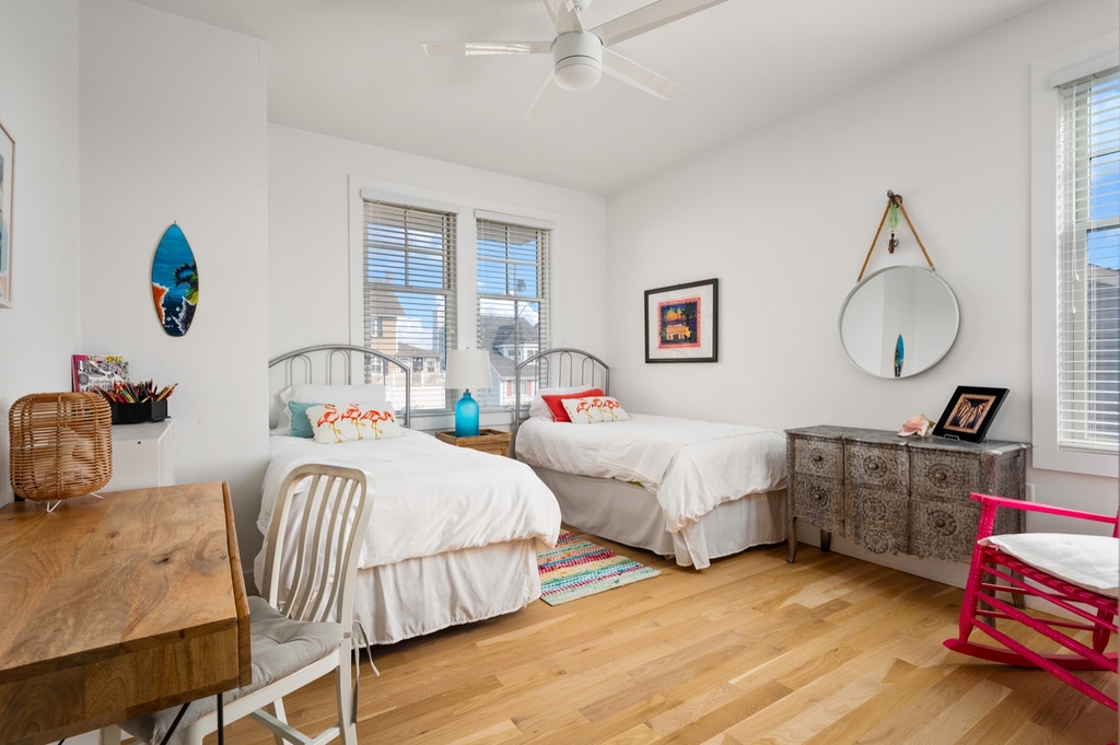 1st floor twin bedroom 