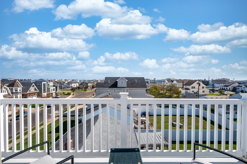 Top floor deck