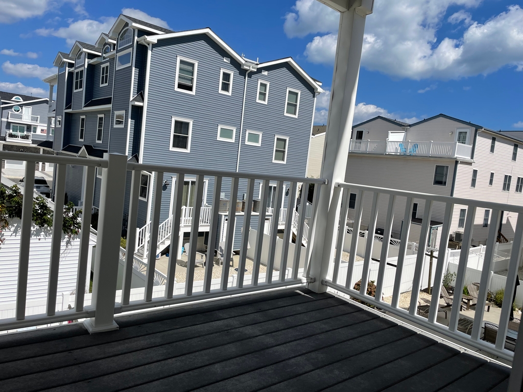master bedroom deck-b