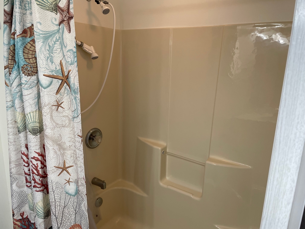 3rd floor bathroom-b