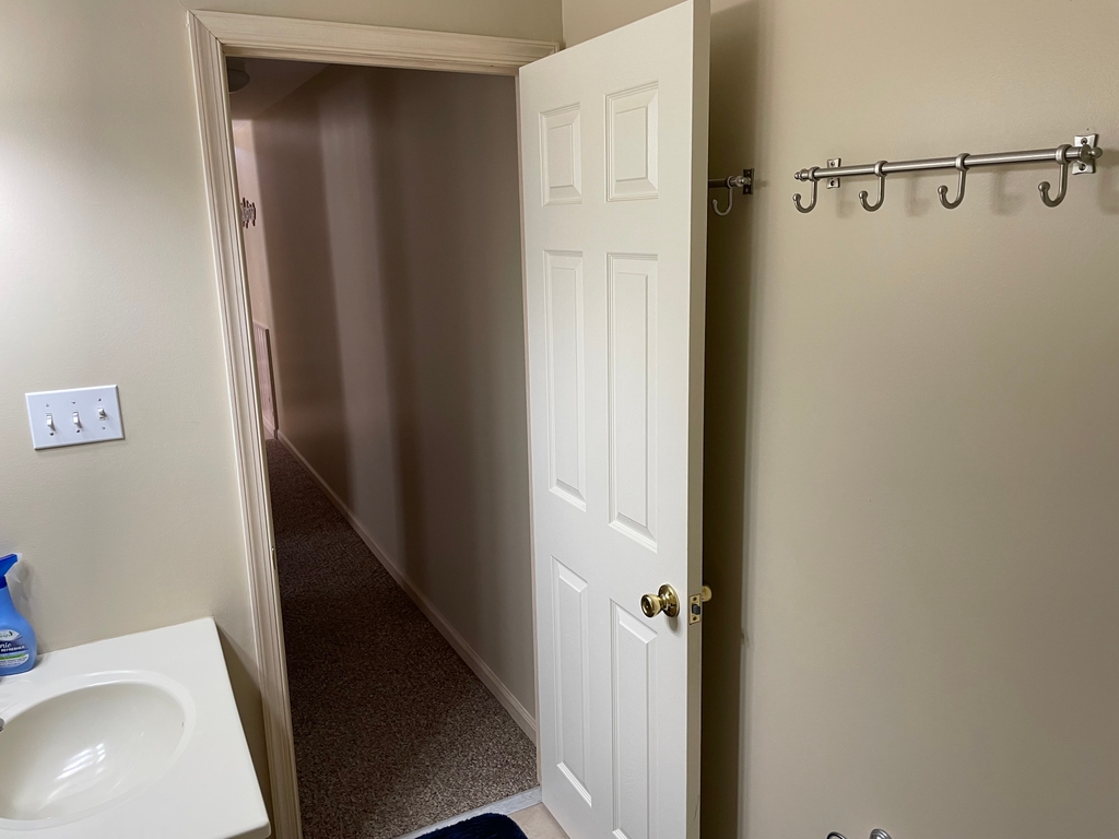 1st floor bathroom-b