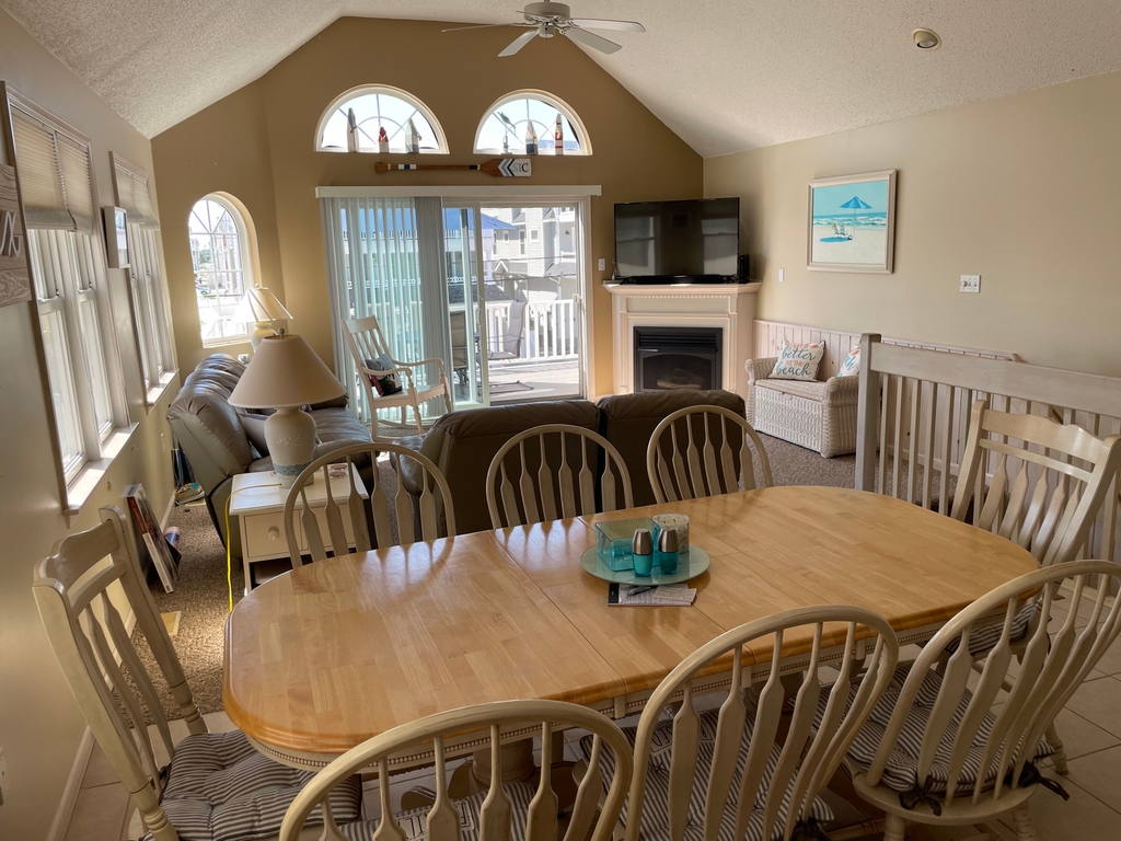 dining room / living room