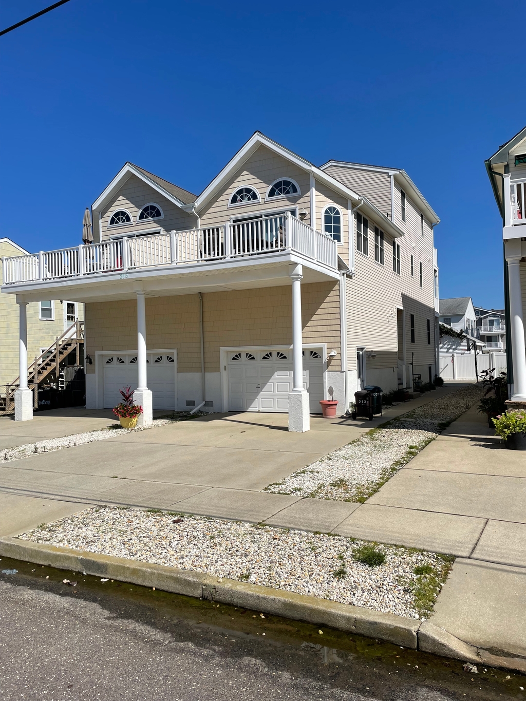 213 55 St