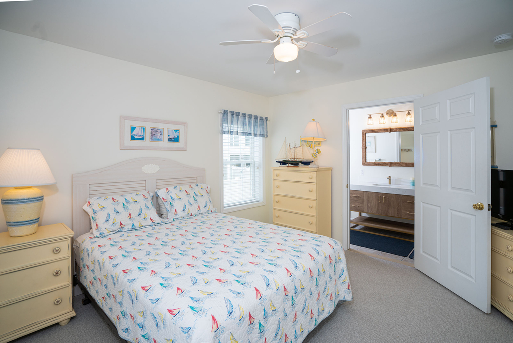 1st Floor Master Bedroom