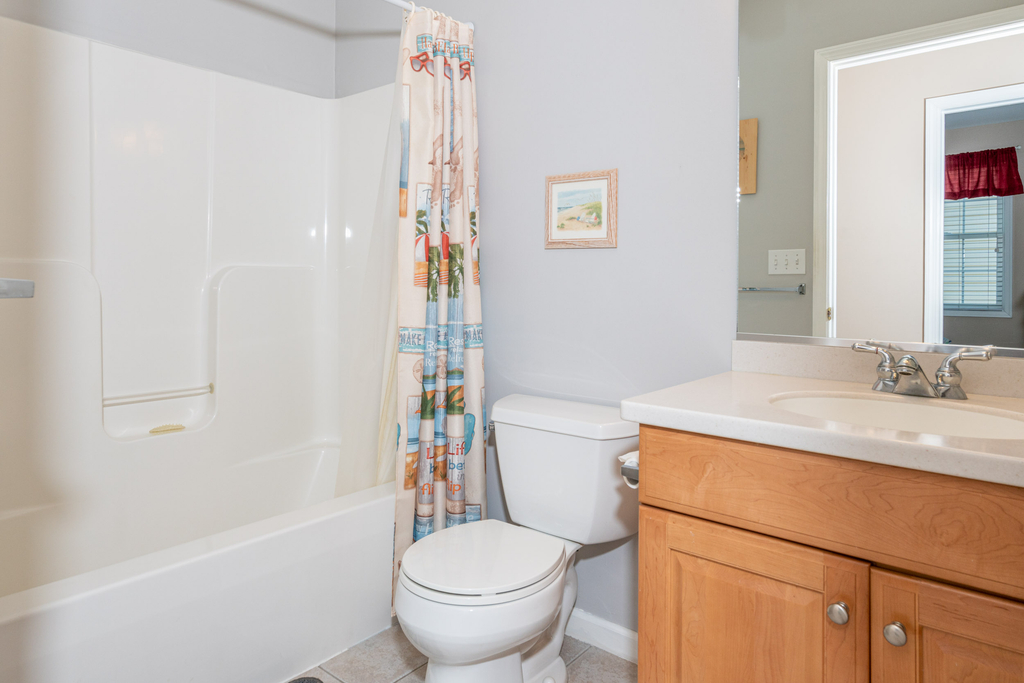 2nd Floor Hall Bathroom