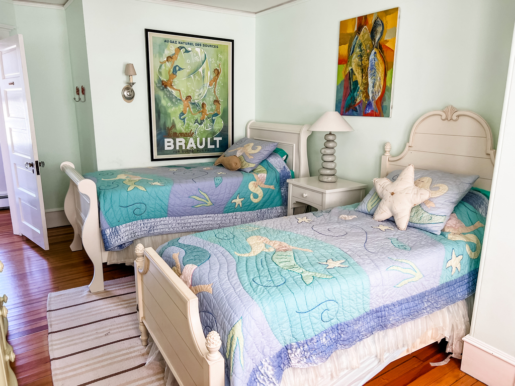 Twin Bedroom (2nd Floor)