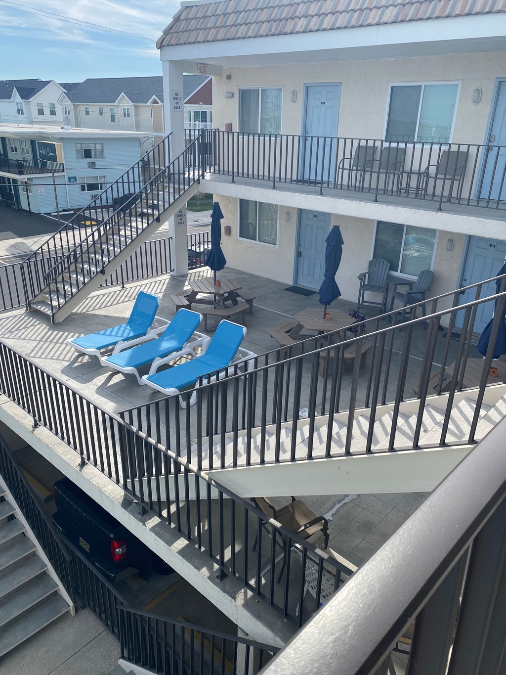2nd floor balcony
