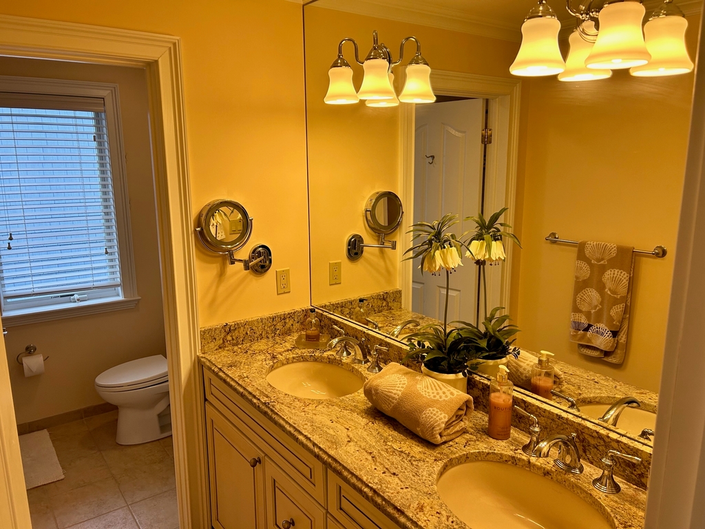 3rd floor bathroom with tub