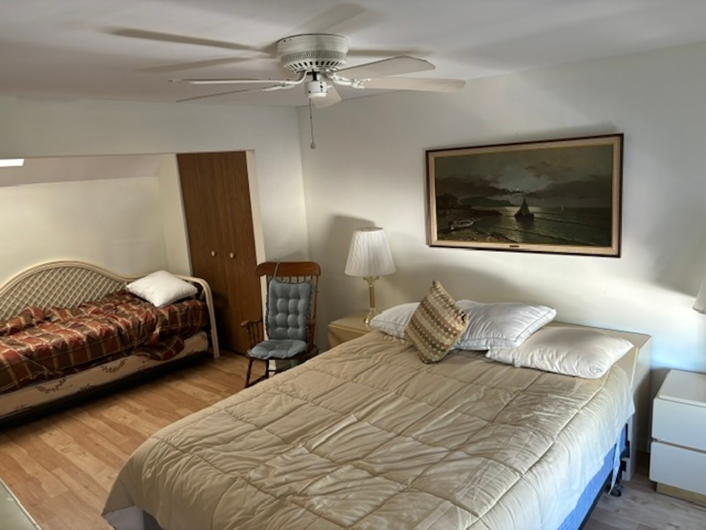 Upstairs Bedroom-Queen/Trundle Bed