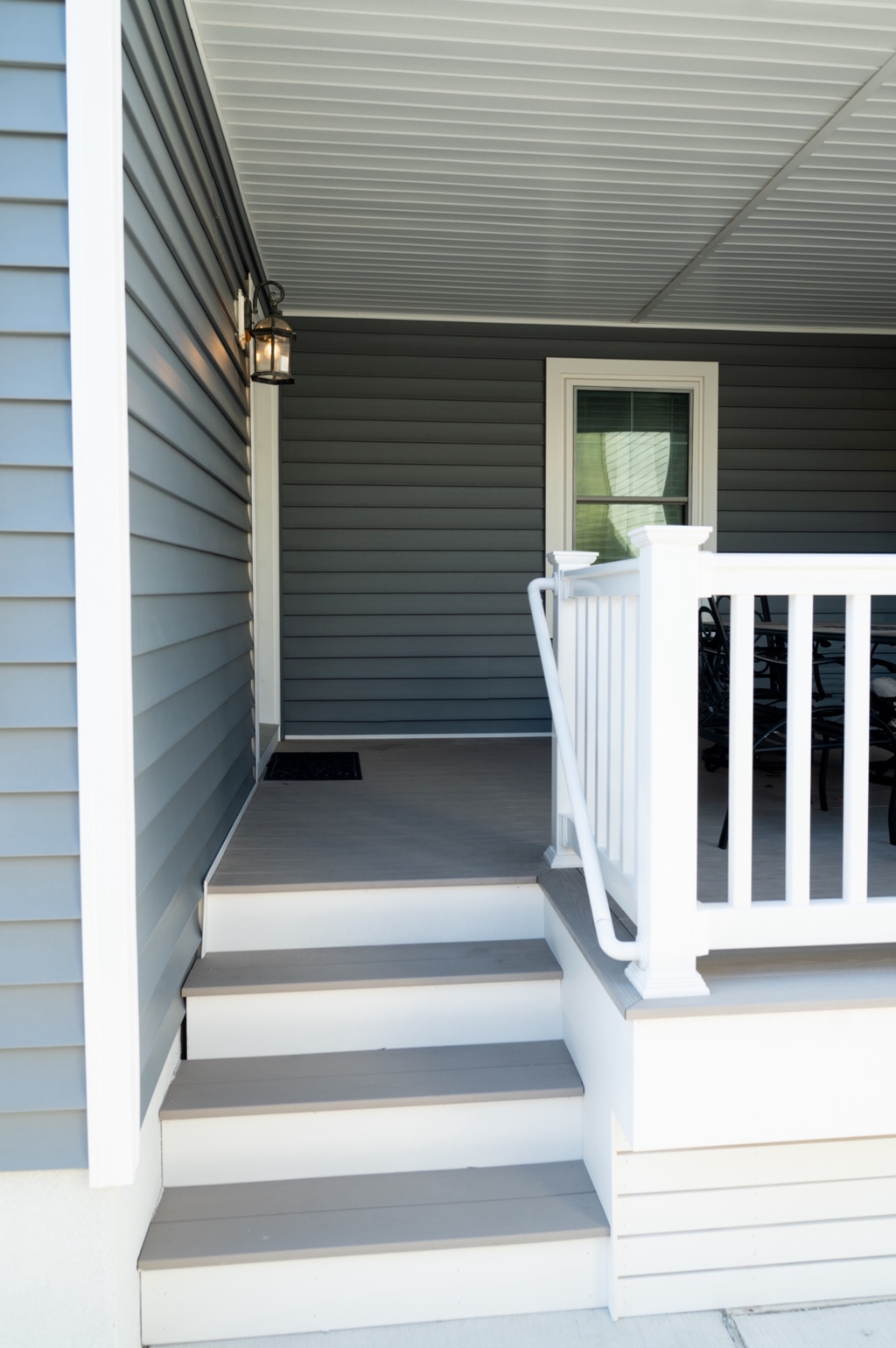 steps to side porch