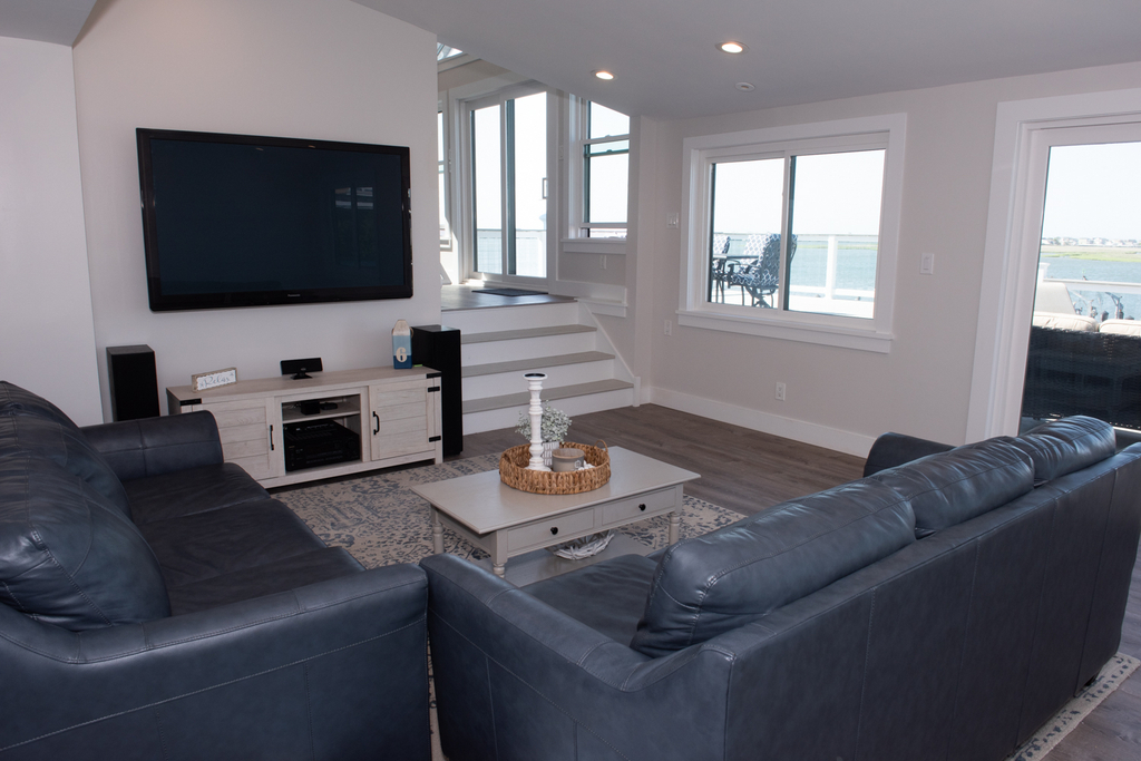 Family Room w/ 60 in TV