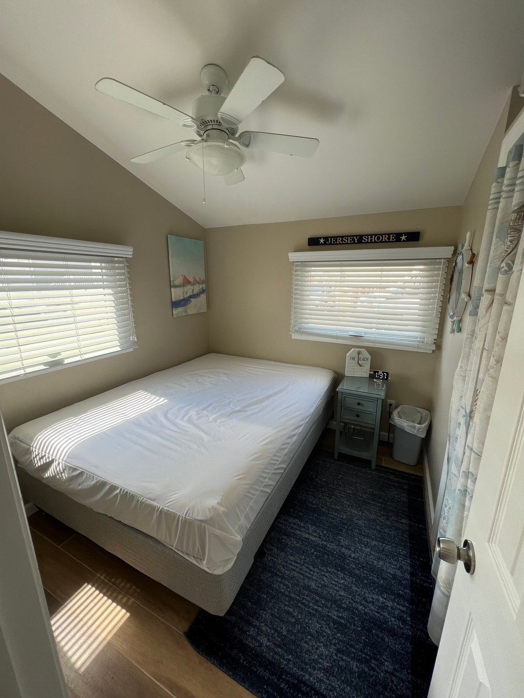 queen size bed
