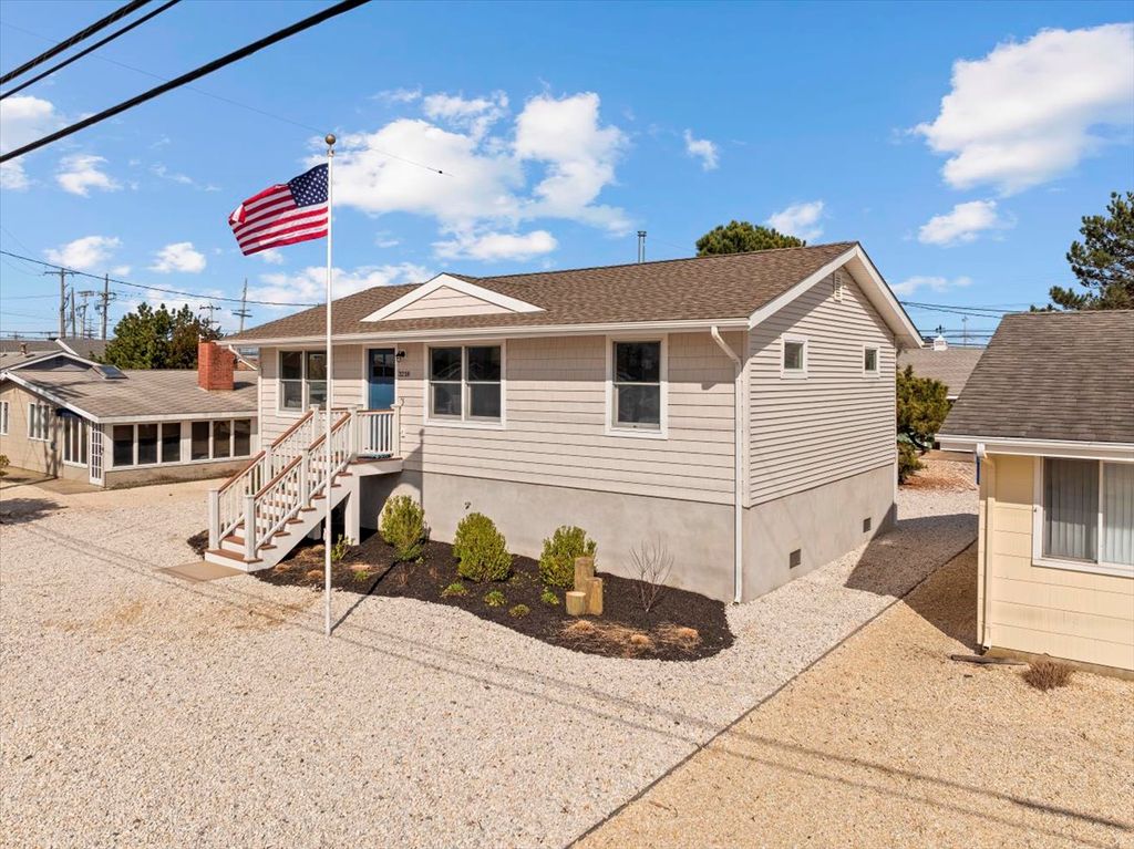 Lavallette - Remodeled 3 Bedroom 2 Bath Seacrest Beach Stunner - Lavallette, NJ 