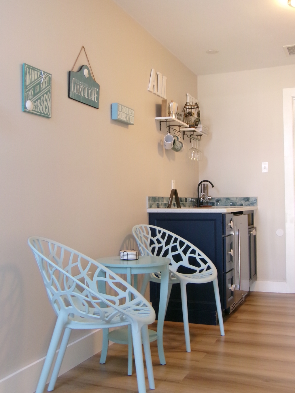 2nd Floor Coffee &amp;amp; Wine Bar