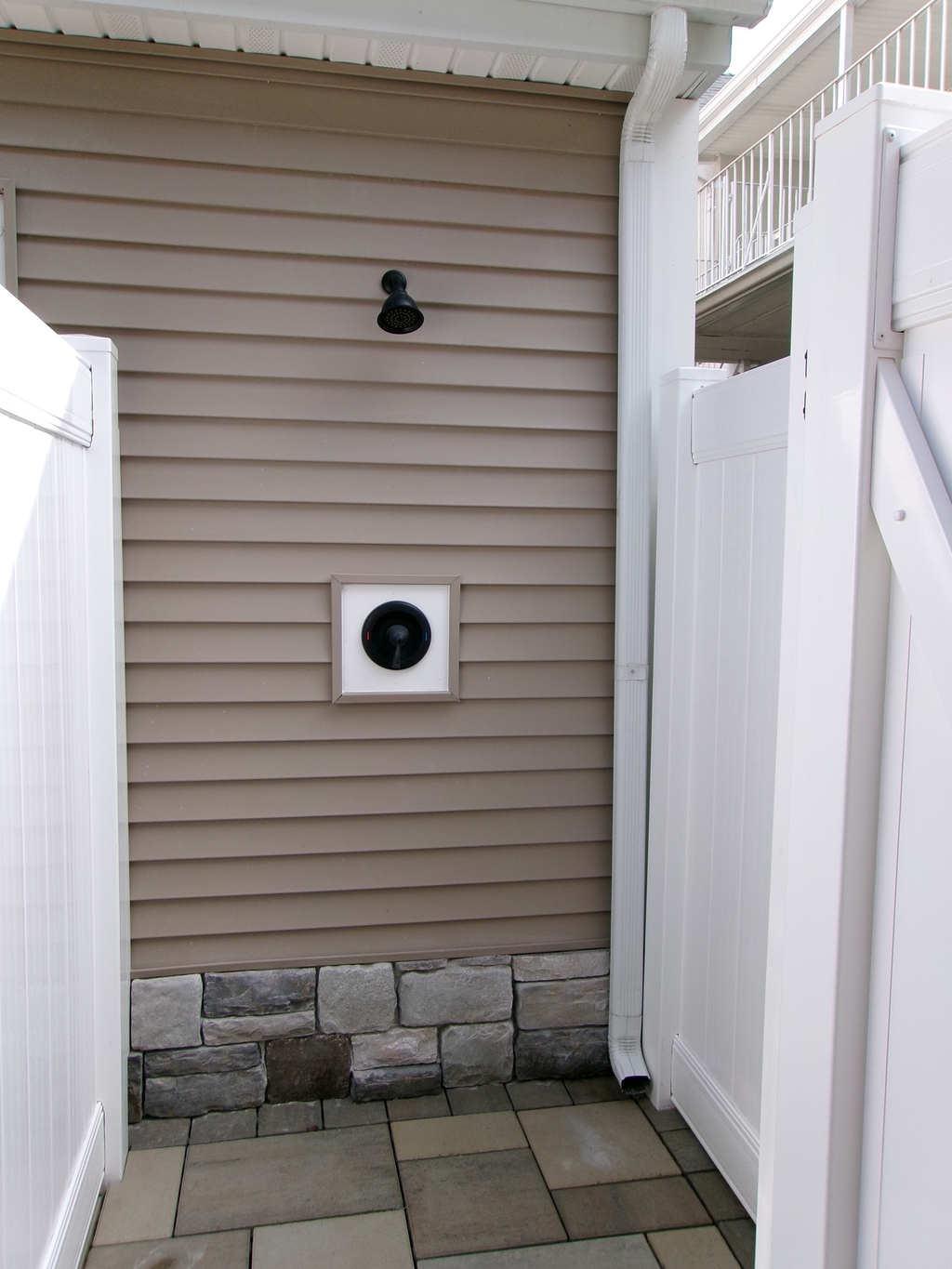 Outdoor Shower Enclosure