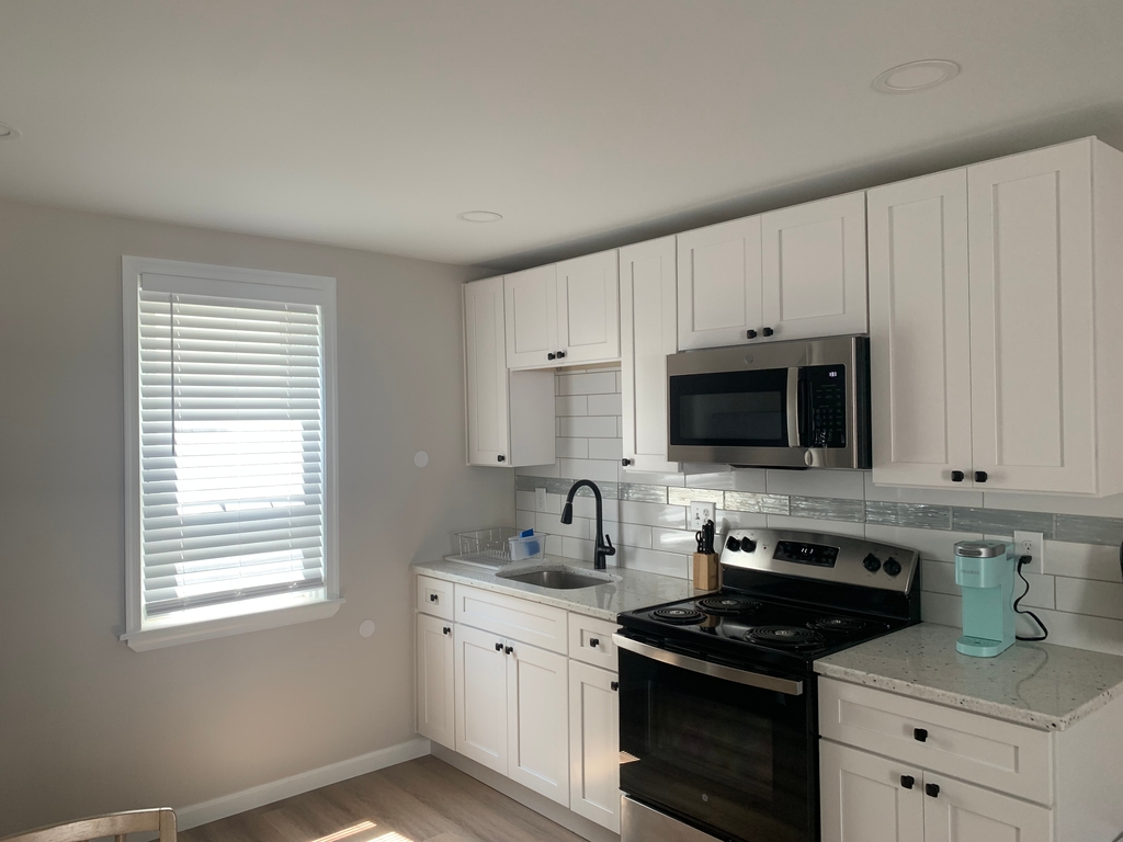 Full kitchen
