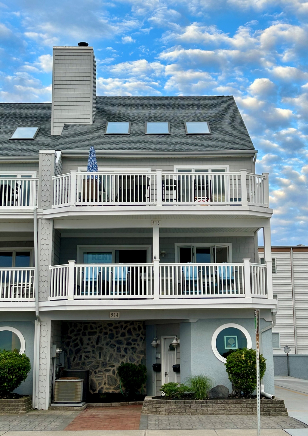 Top floor open deck