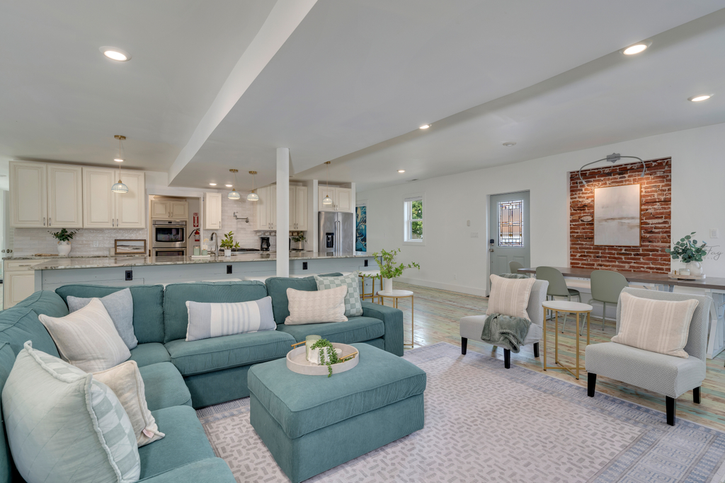 Living room with view to kitchen