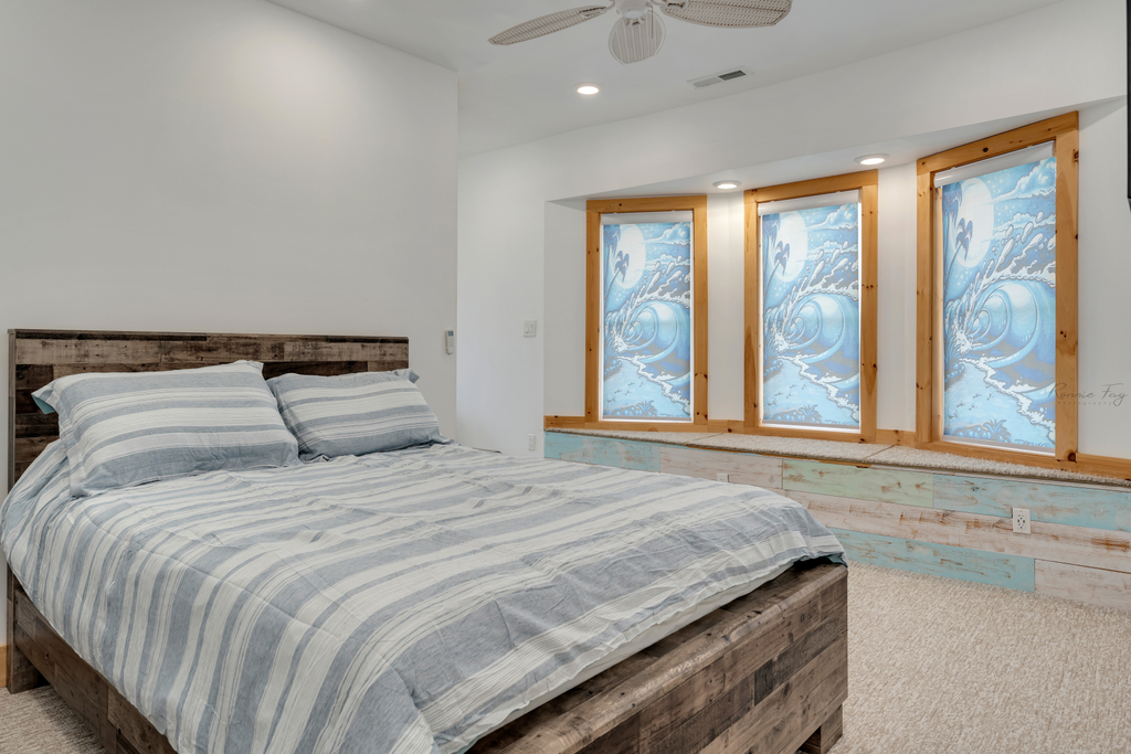 Queen bedroom with ensuite bathroom