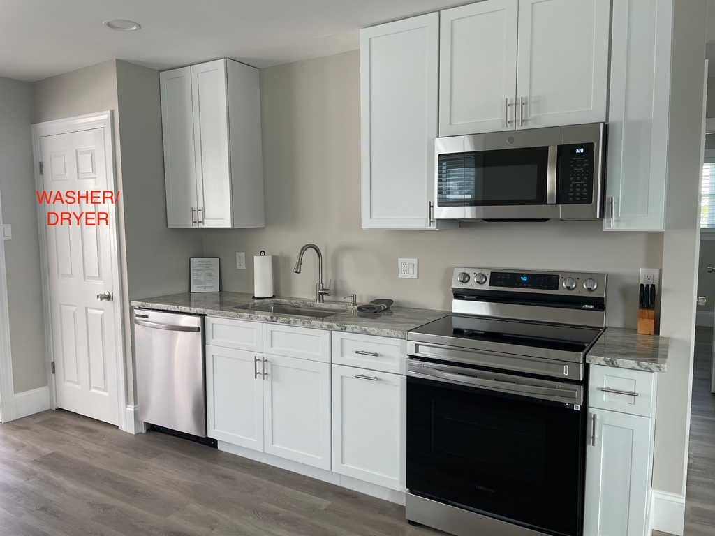 Kitchen/Laundary