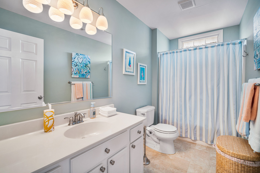 2nd Floor Bath