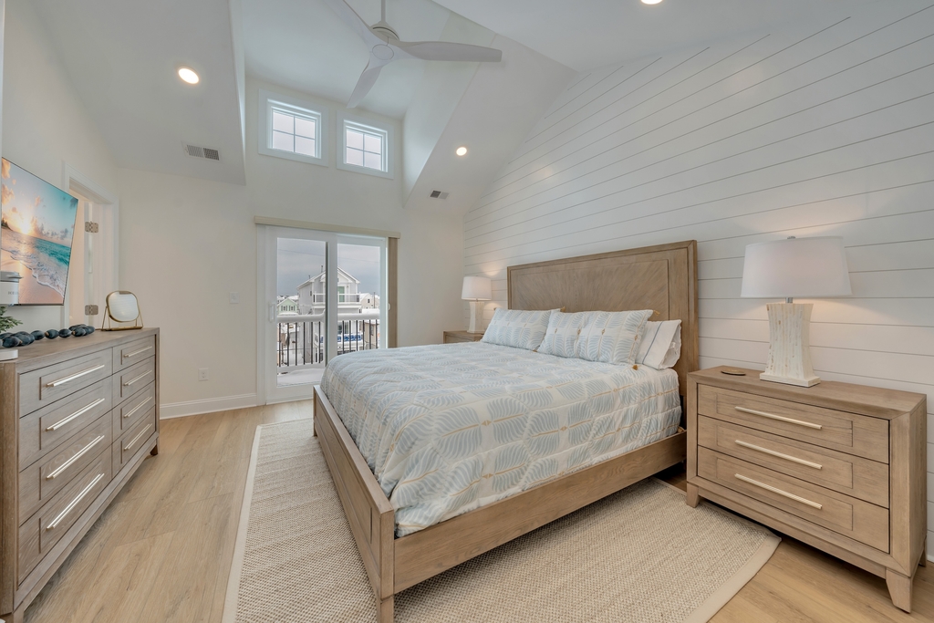 Master : Bedroom 2