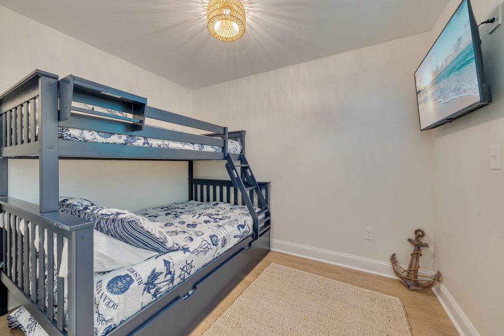 Bedroom 5: Twin over Full