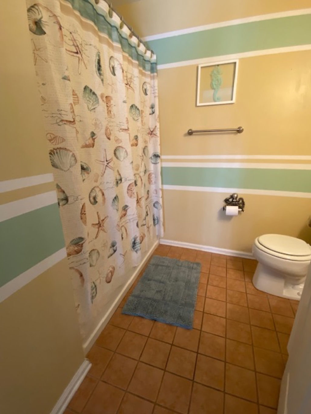Spacious Second Floor Bath