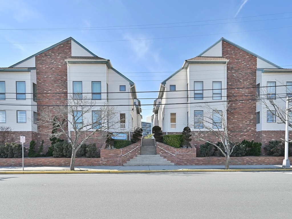 800 East 9th Street, Ocean City