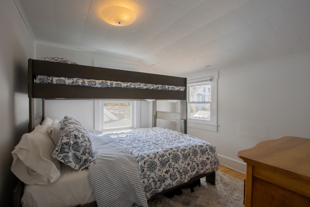 second floor bedroom with queen/twin bunk