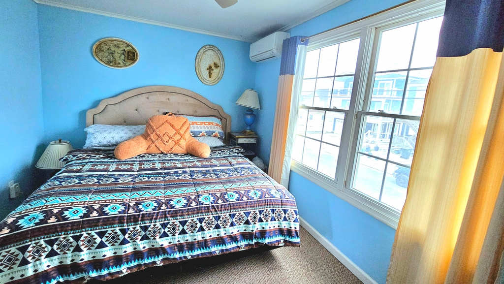 King size bedroom