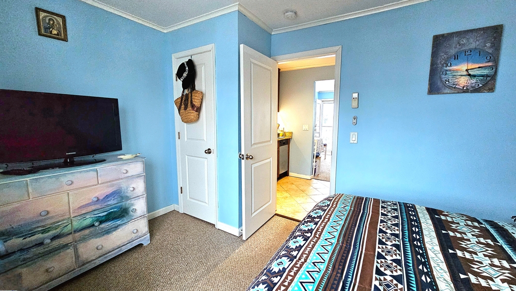 Bedroom towards kitchen