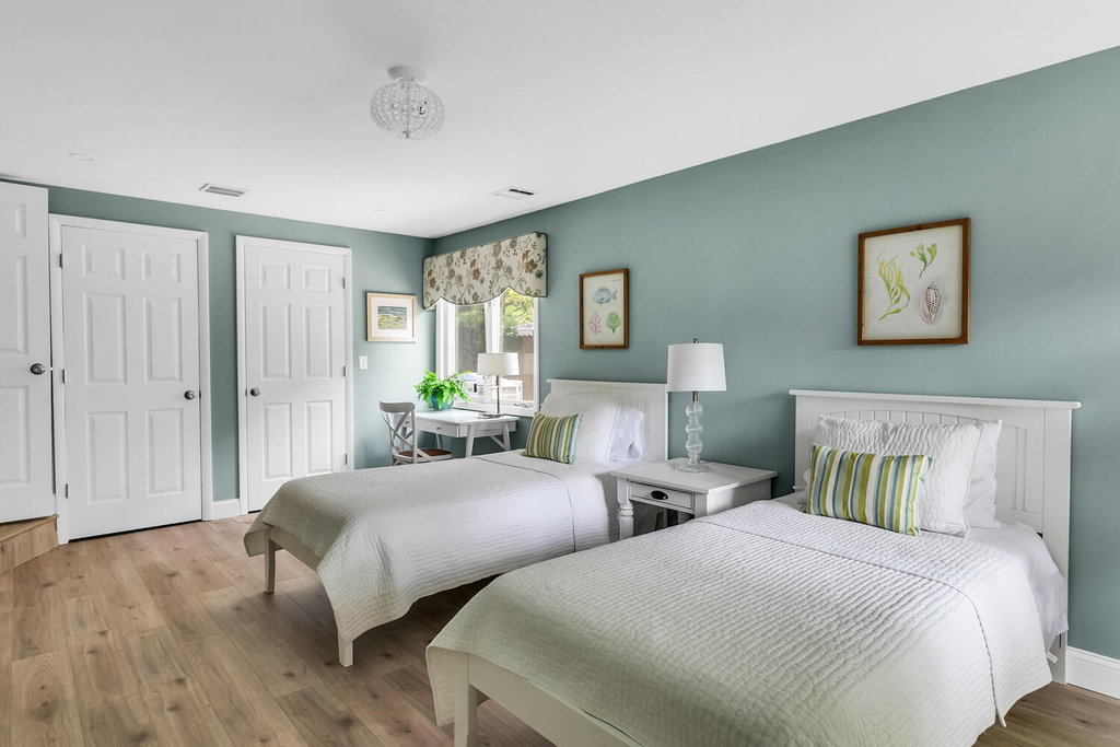 1st floor guest BR suite