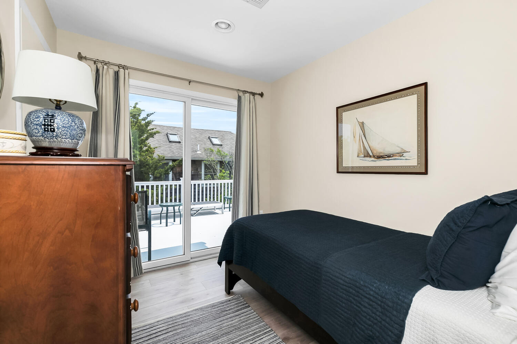 Guest BR w/ outdoor deck