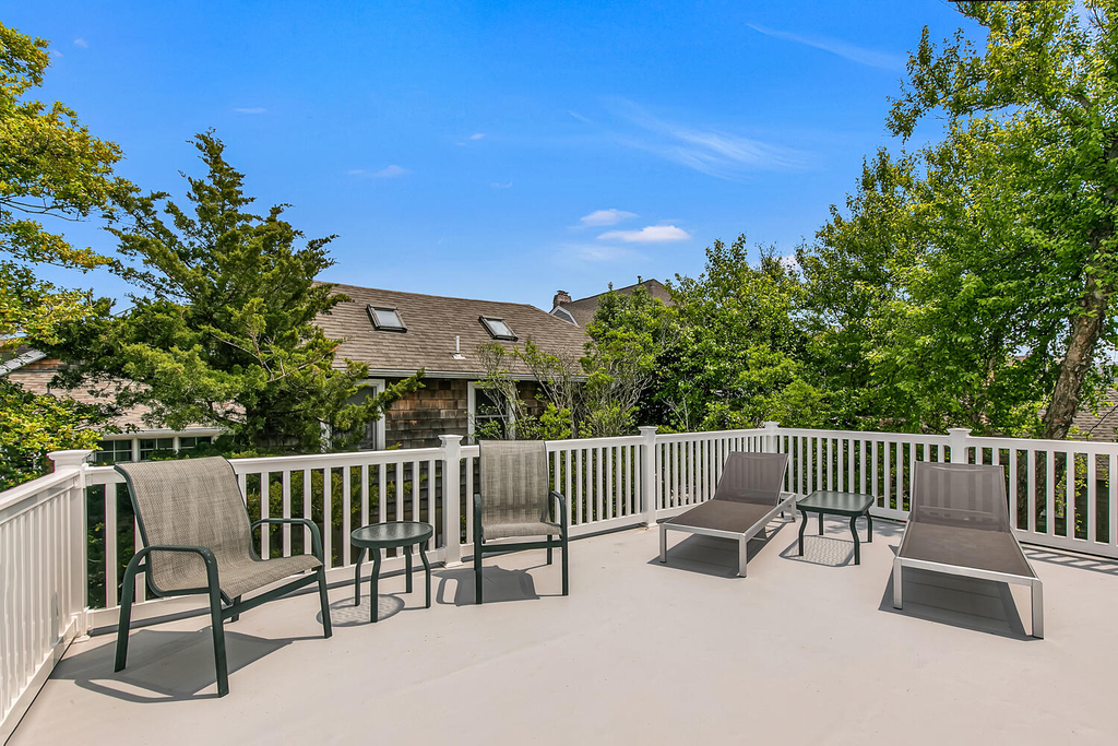 2nd floor deck