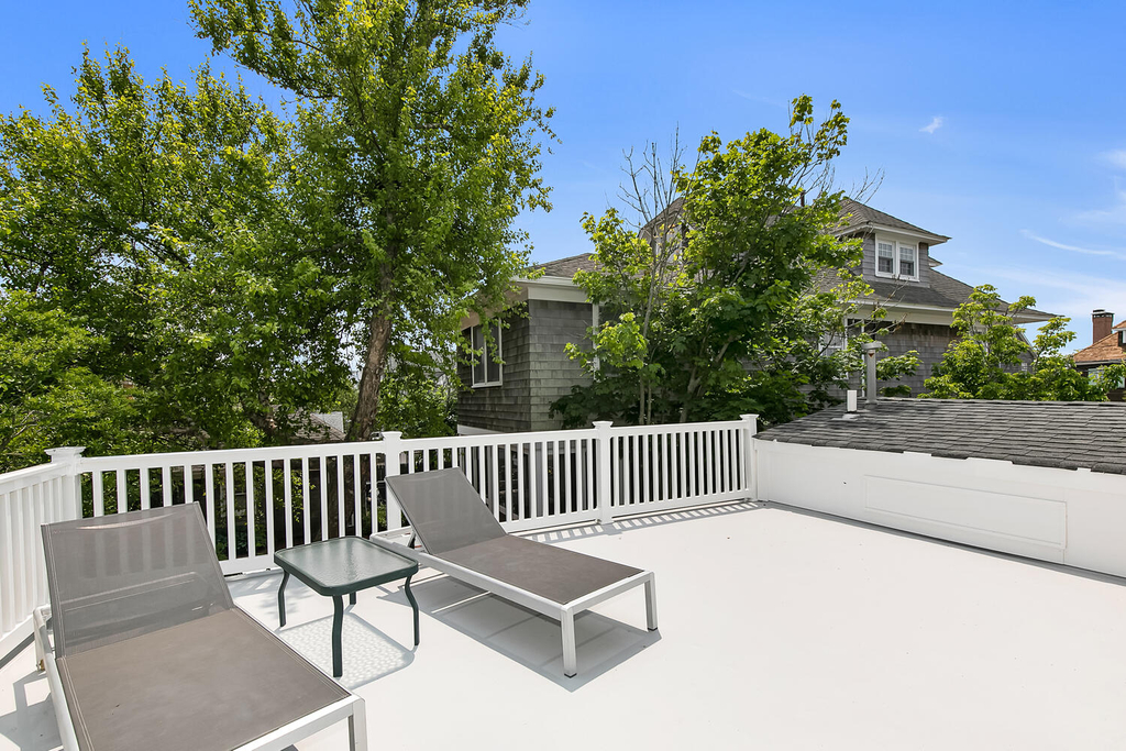 2nd floor deck
