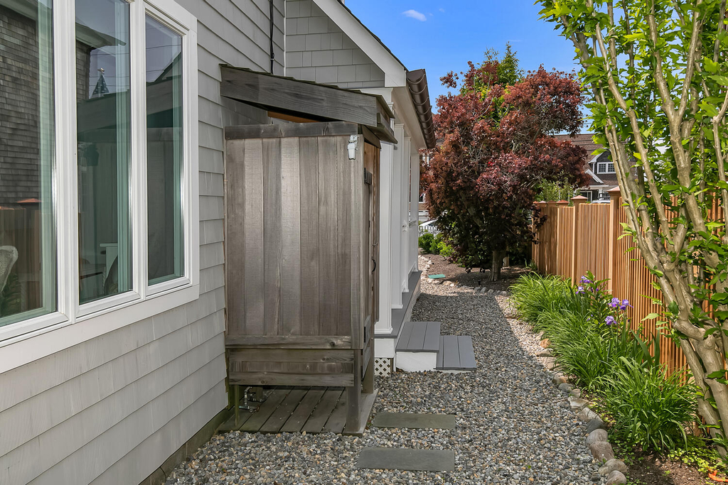 Enclosed Outdoor shower