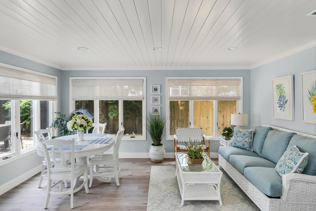 Eat in Sun room