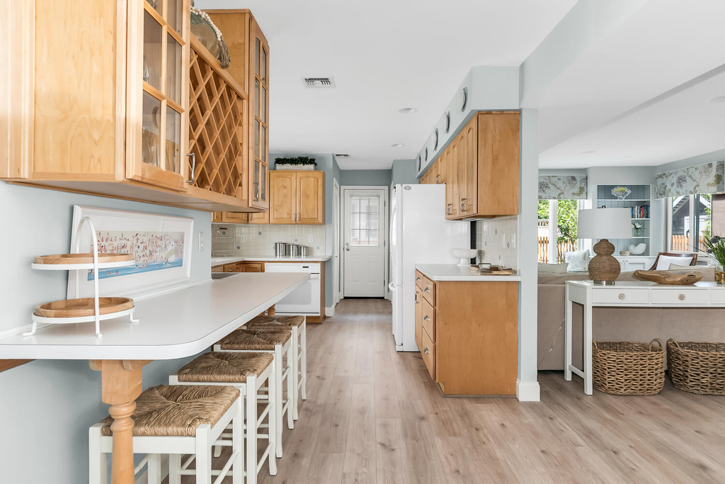 Eat in Kitchen