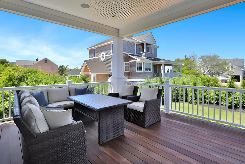 Covered back patio/porch