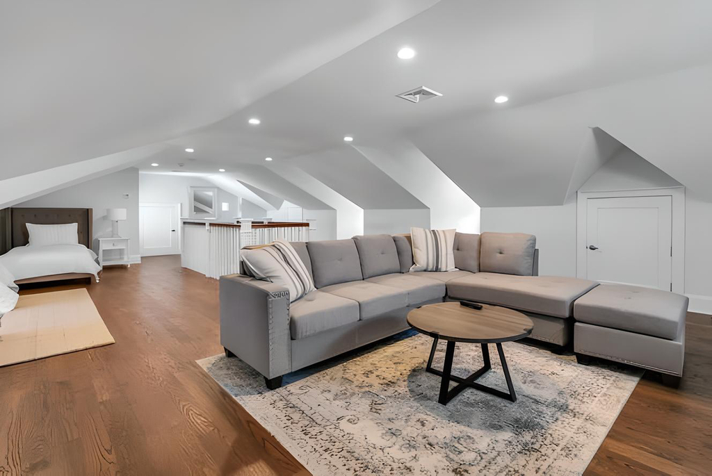 3rd floor guest lounge area