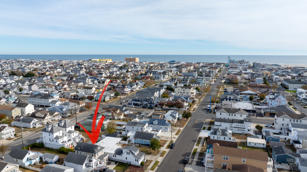 Just a short walk (4 blocks) to the beach, and Boardwalk.